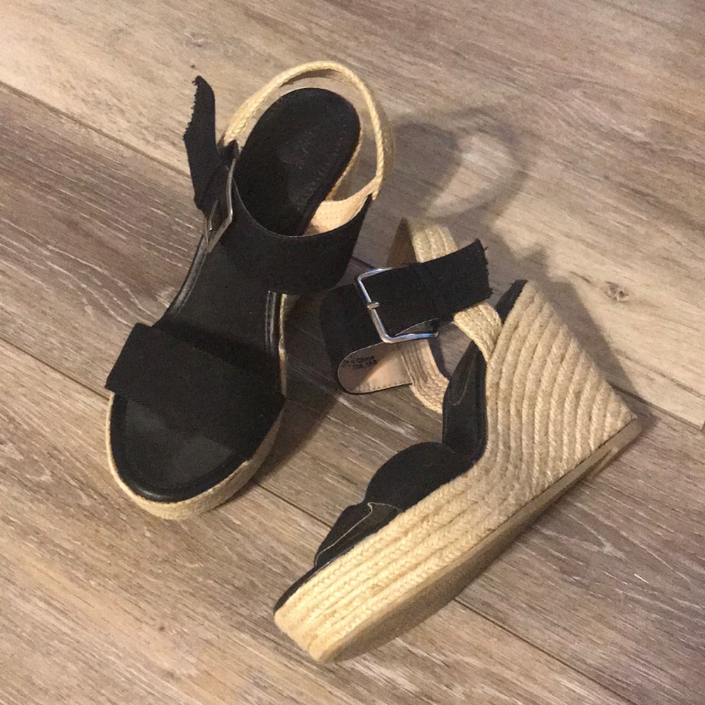 NY&Co espadrille wedges in EUC!  Size 6